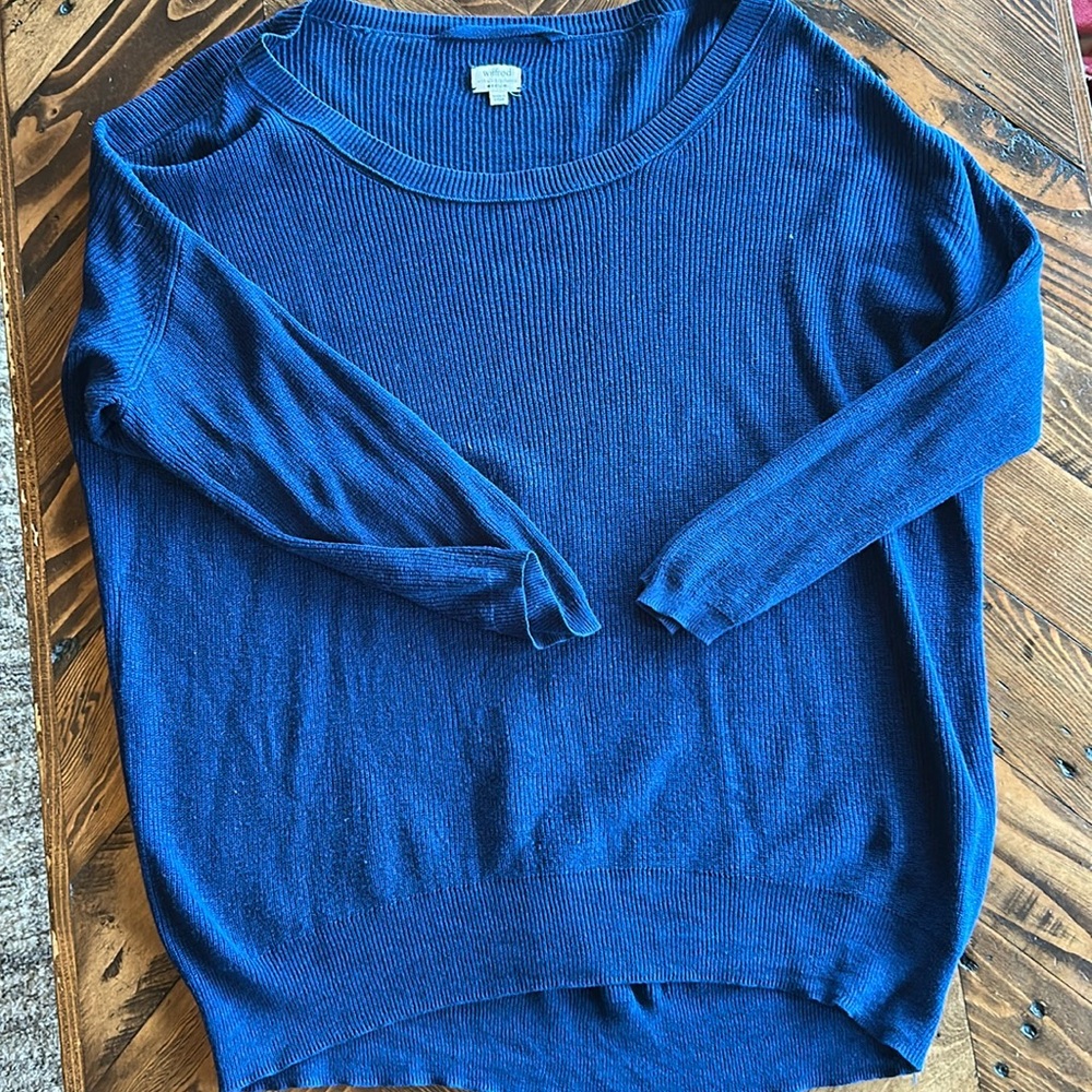 Women’s Wilfred lightweight sweater. Size Large.